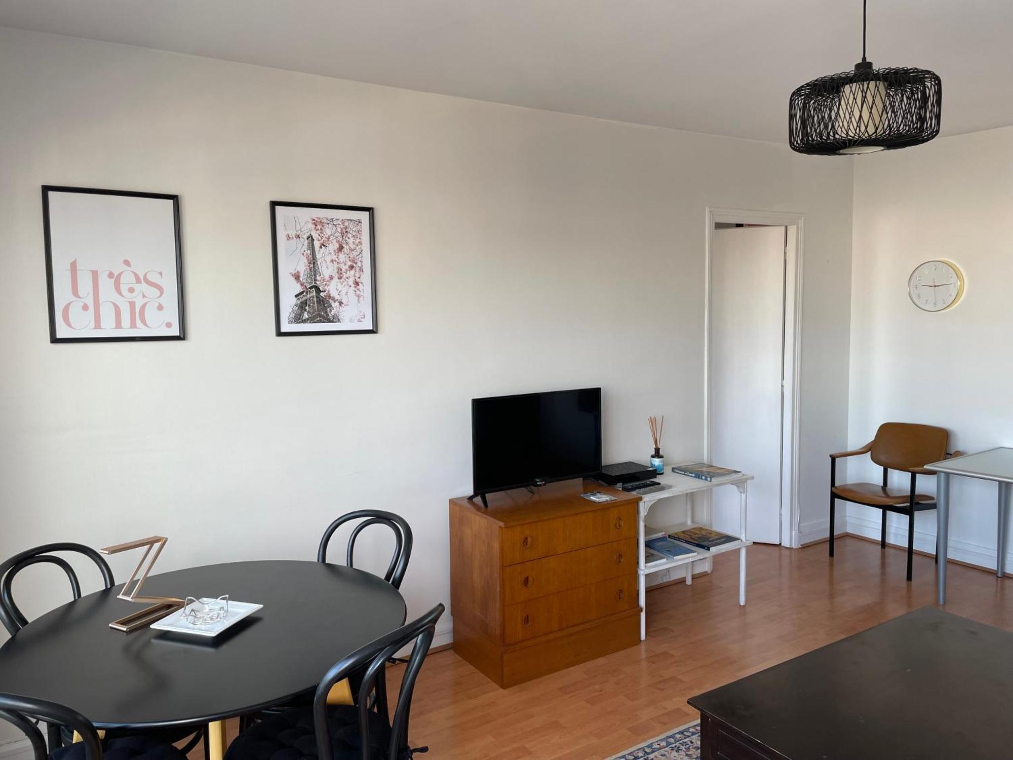 Apartment F8 - Terrace Paris's View, Eiffel Tower Area *